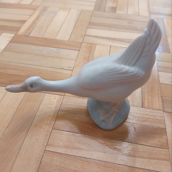 NAO Llandro porcelain long neck duck - Picture 1 of 5